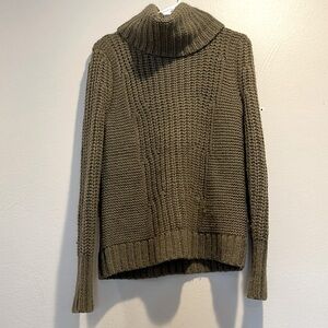 Women’s Banana Republic Sweater